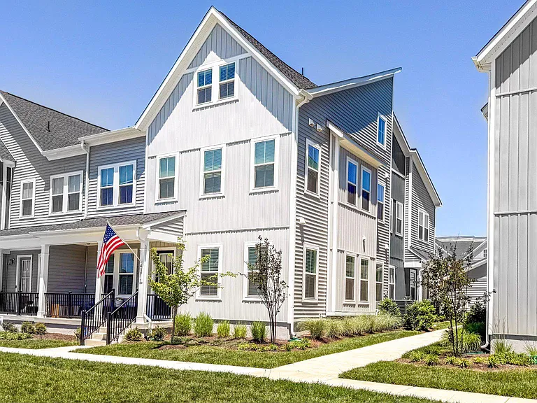 41911 Poplar Meadow Dr — Photo 1
