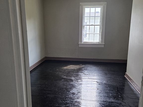 4th image of 1823 Highland St