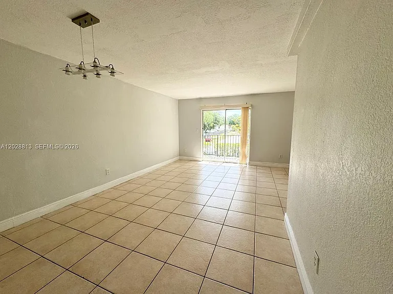 8600 SW 109th Ave #4-202 — Photo 3