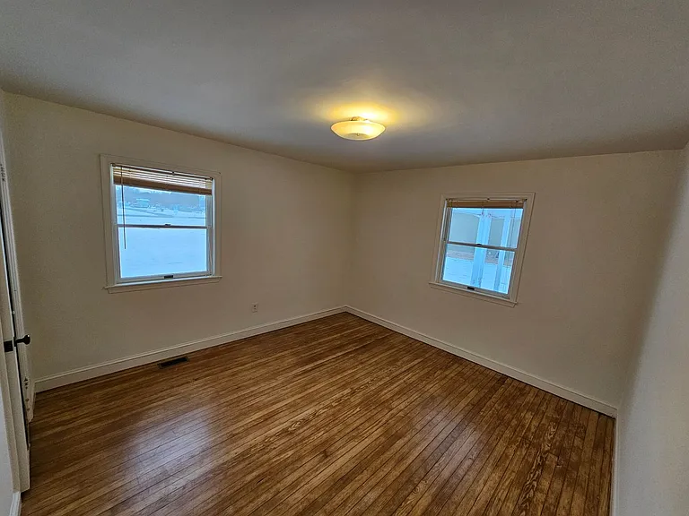 616 N Washington St — Photo 8