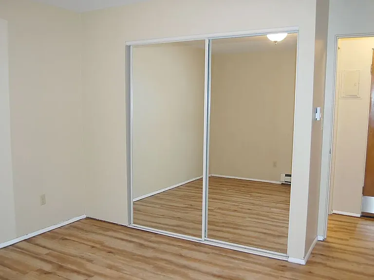 424 Summit Ave E #1 — Photo 13