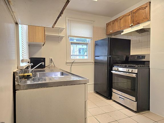 4th image of 144 Madison Ave