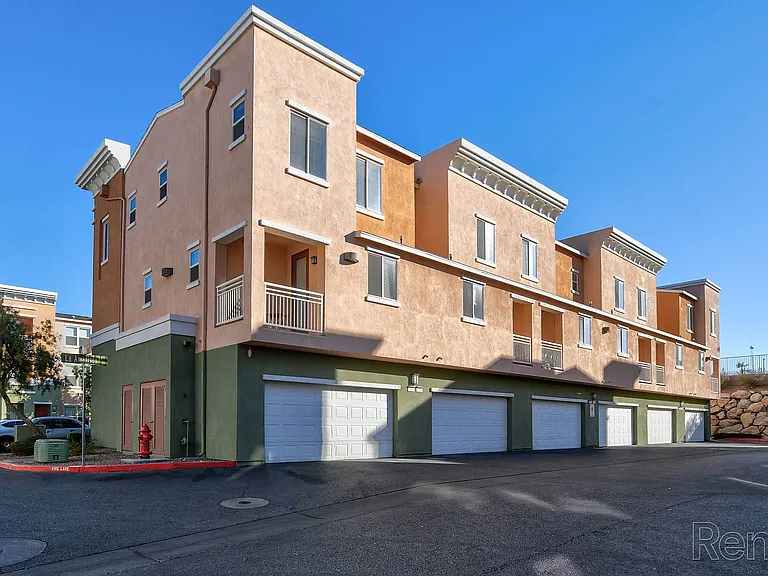 Croix Townhomes — Photo 7