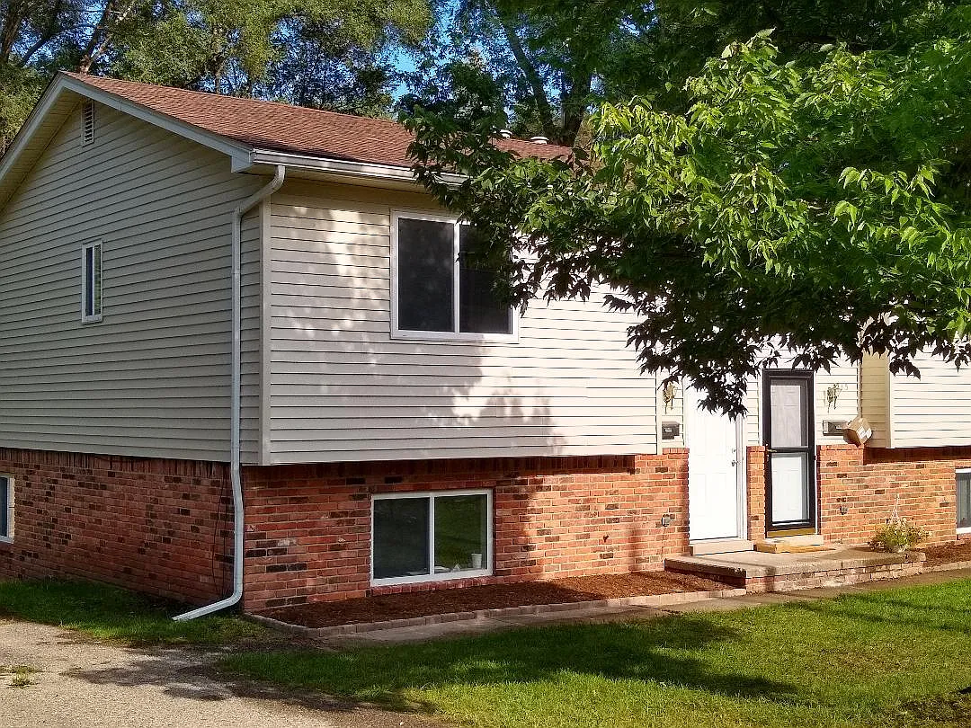 Building Photo - 211 Hacker St #211