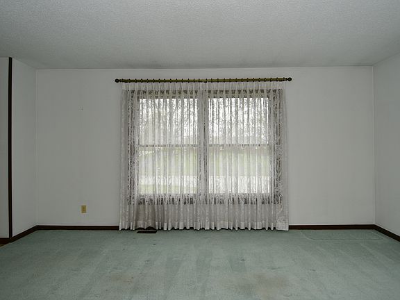 4th image of 246 Plainview Dr