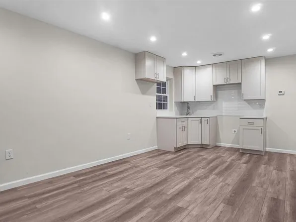 334 Underhill Avenue image 9 of 31