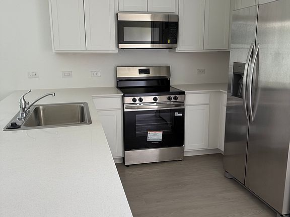 2nd image of 6410 Glade St