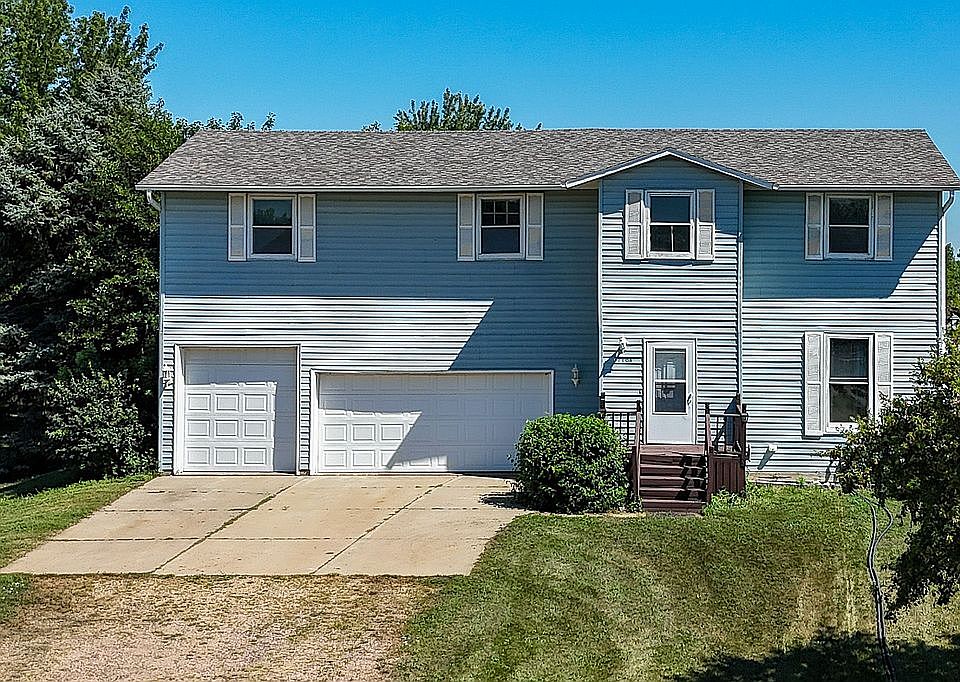 1st image of 47108 Dorothy Pl