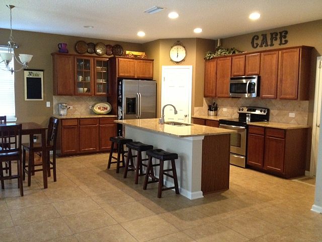 2nd image of 111 Cresthaven Pl