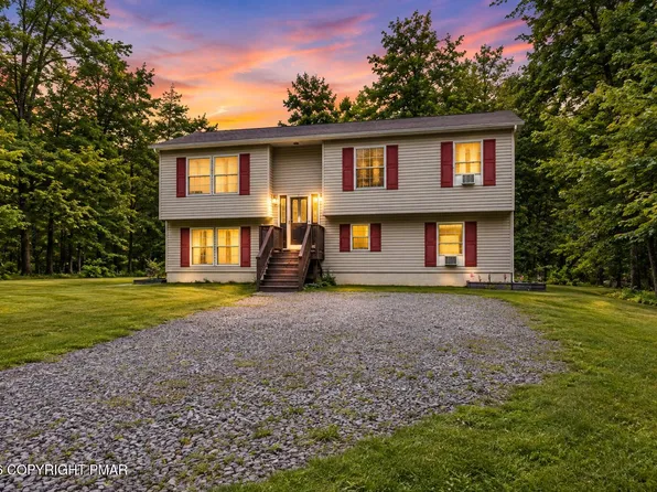 56 Lyman Ln, Clifton Township, PA 18424