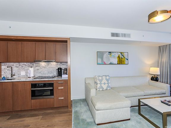 5th image of 2139 Kuhio Ave #1906