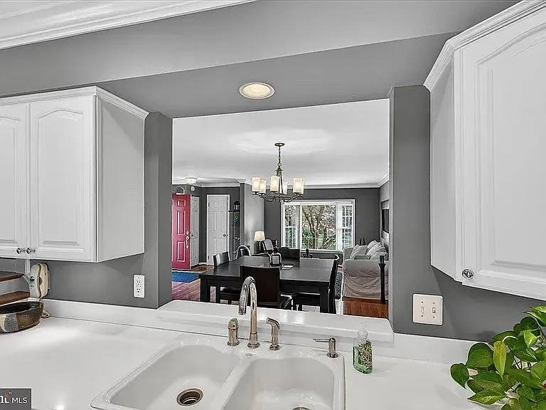14083 Betsy Ross Ln — Photo 6
