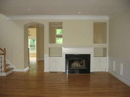 5th image of 3039 Woodwalk Dr Unit 18