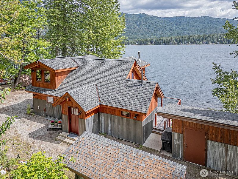 3rd image of 16120 Cedar Brae Road