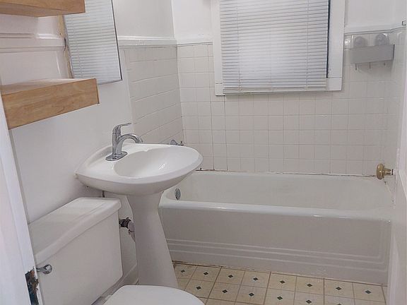 5th image of 1431 S Oswego Ave