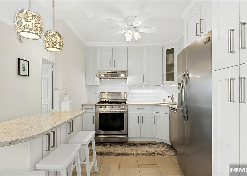 1st image of 2000 Linwood Ave APT 17X