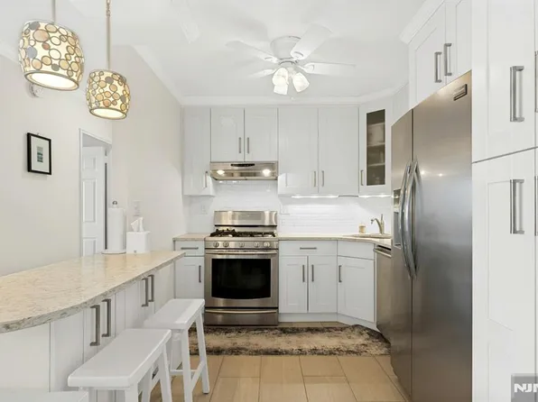 2000 Linwood Ave APT 17X, Fort Lee, NJ 07024