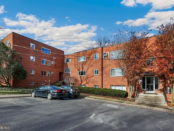 2nd image of 2129 19th St N APT 6
