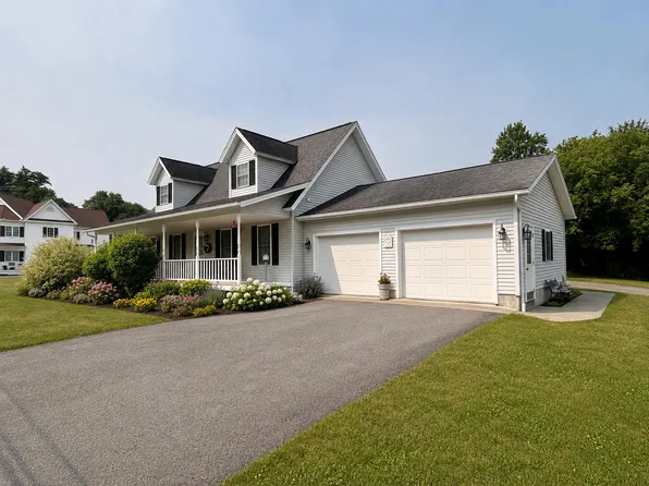 24 Broad Ln, Au Sable Forks, NY 12912
