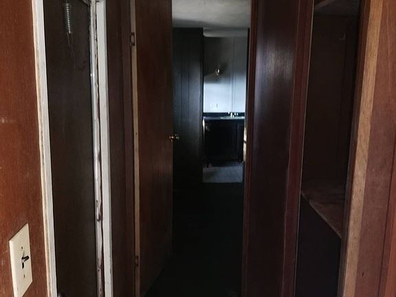 4th image of 9037 Eaton Ave