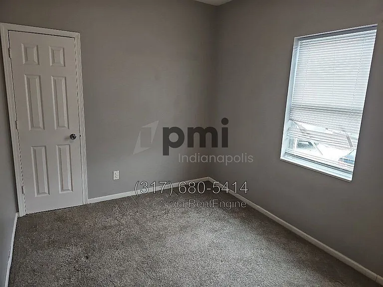 112 Adler St — Photo 12
