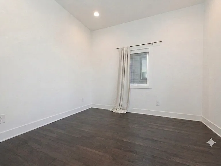 420B 37th Ave N — Photo 22