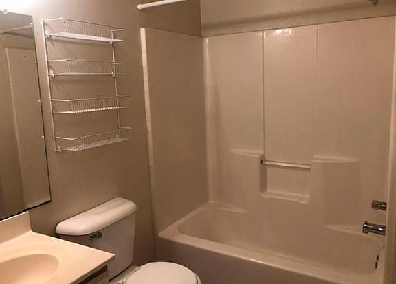 4th image of 40 Smokewood Ct APT 200