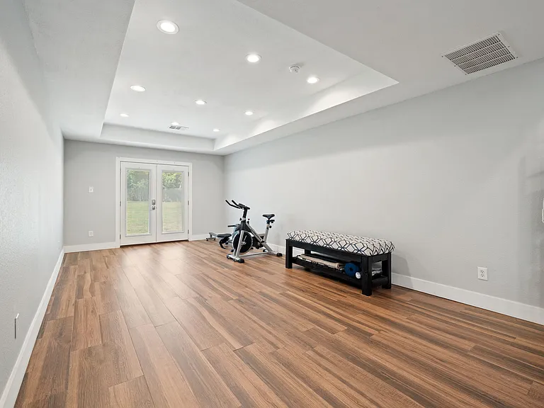 6402 Bluebonnet Dr — Photo 8