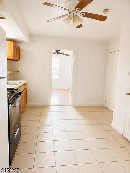 284 Hunterdon St — Photo 4