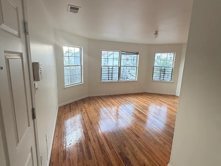 156 Johnson Ave — Photo 6