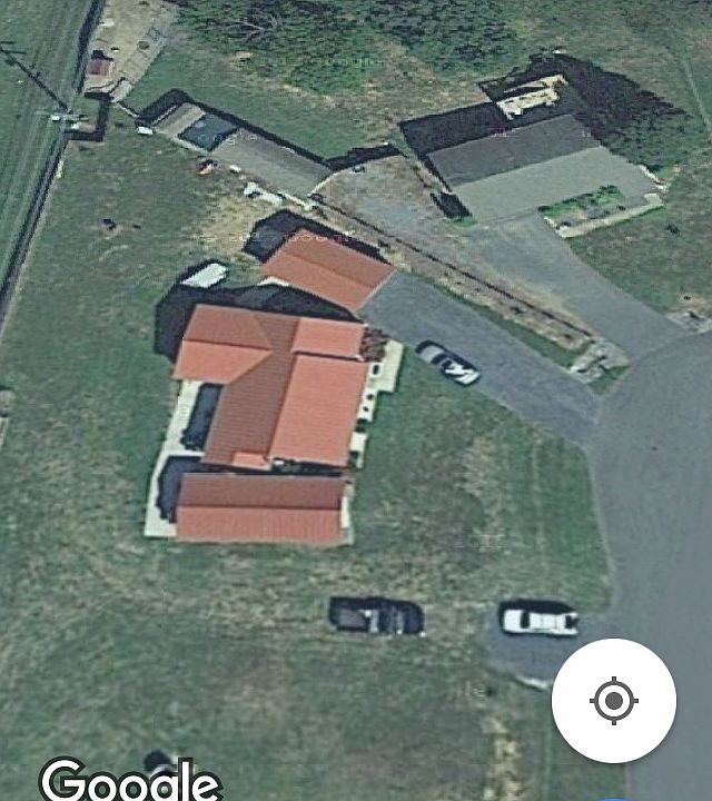 2nd image of 40 Mapleridge Ln