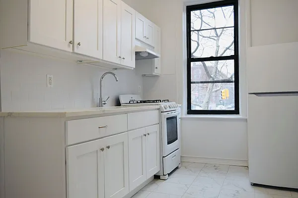 Rented by Oxford Property Group | media 10