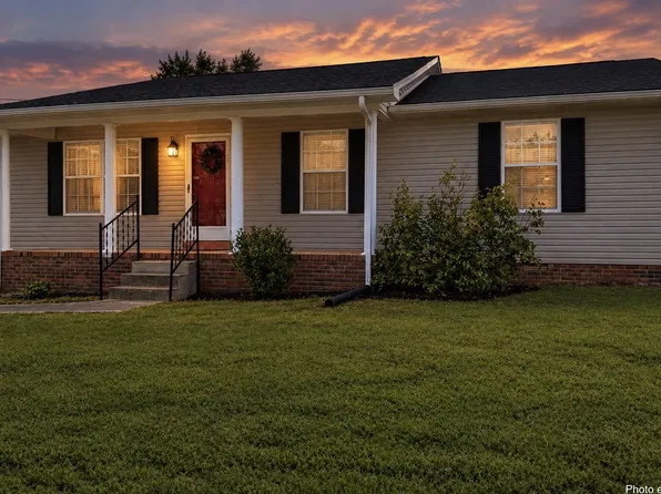 499 Belew Dr, Lawrenceburg, TN 38464