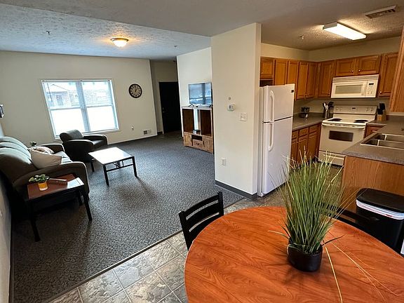 3rd image of 1013-1016 Residence Dr #C-1