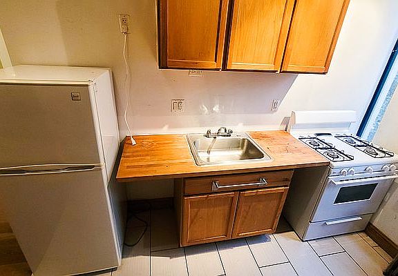 4th image of 2308 1st Ave APT 3S