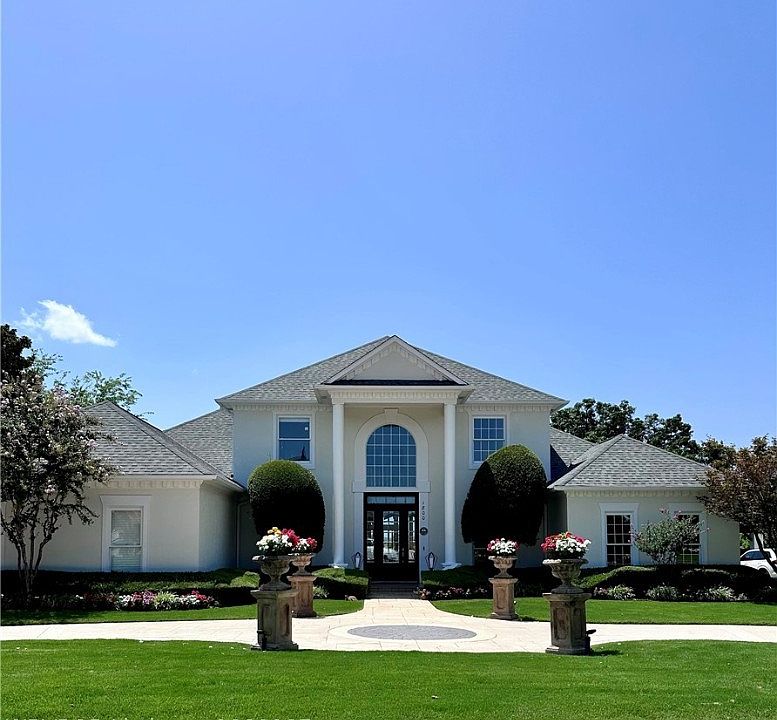 1st image of 1800 Wheaton Trce