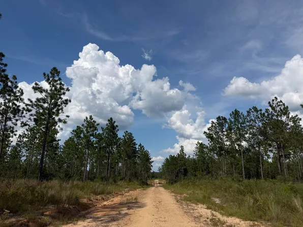 5 Lawler Rd, Lumberton, MS 39455