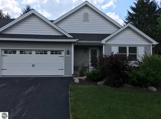 5211 Hazelnut Ct, Traverse City, MI 49685