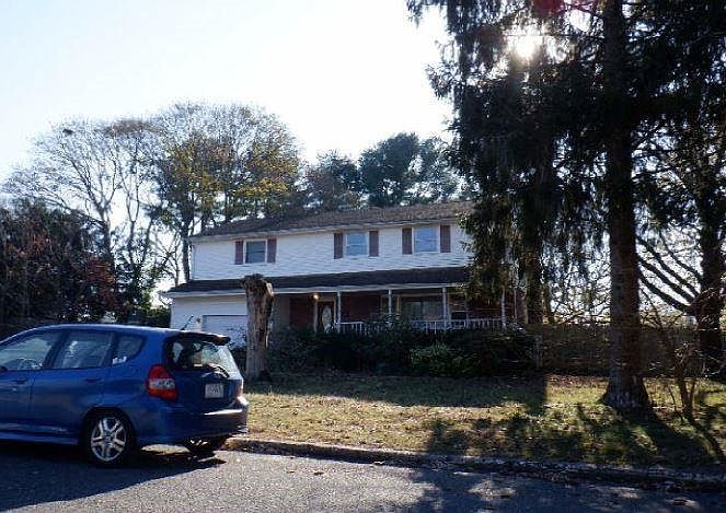 1st image of 12 Arbor Lane