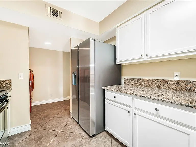 2831 Mill Point Dr — Photo 9
