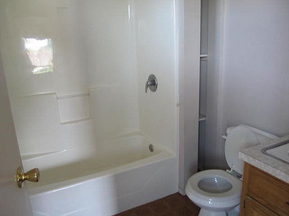 5th image of 406 W 1st St