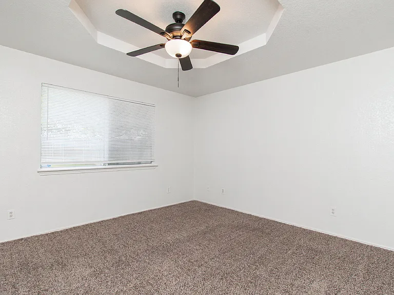 1213 Fox Creek Dr — Photo 15