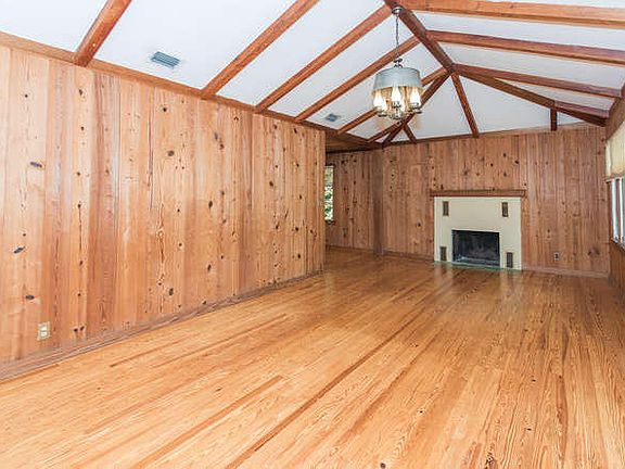 4th image of 6315 Lake Ave