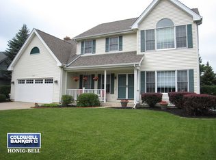 1950 Aspen Dr, Algonquin, IL 60102