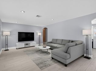 217 SE 5th St #217, Dania, FL 33004