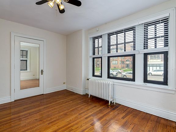 2nd image of 5616 Pershing Ave #Lux1