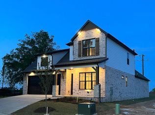 6105 Beacon Ln, Bentonville, AR 72713