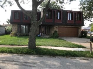 1627 W Allison Ct, Arlington Heights, IL 60005