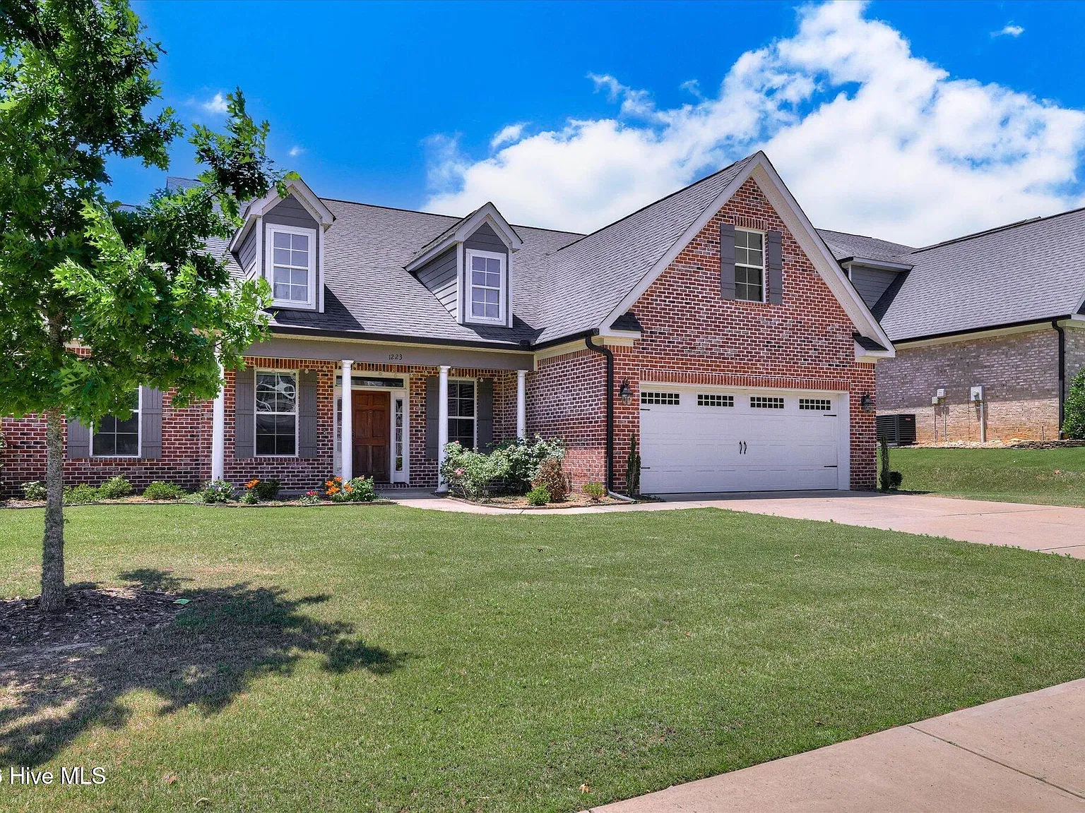 4 bed, 3.0 bath, 3119 sqft, $2,800 — Photo 3