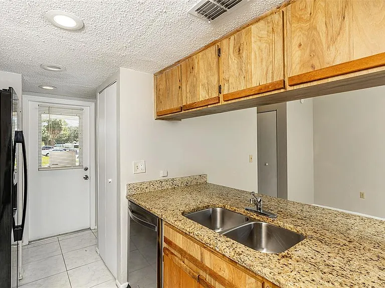 2517 E Stanley Matthew Cir — Photo 5